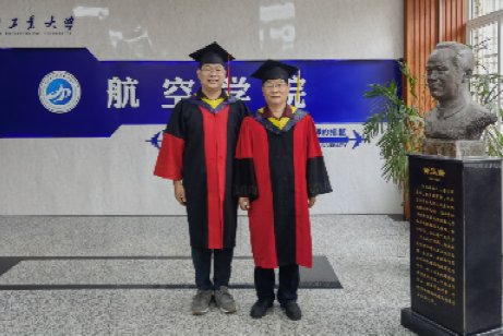 院长助理李霓